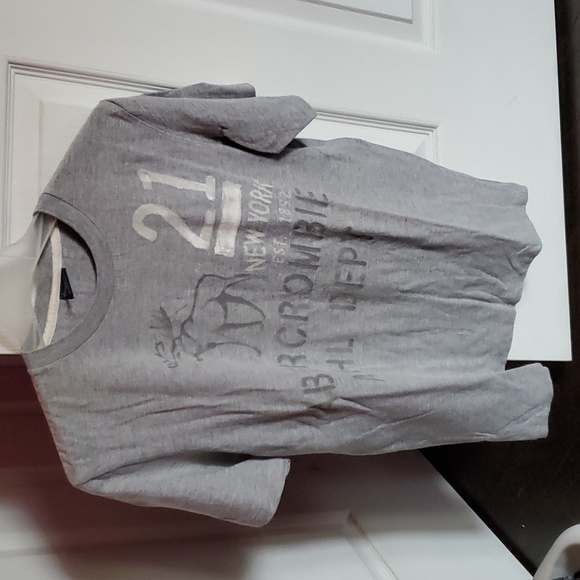 Abercrombie T-Shirt - Picture 1 of 3